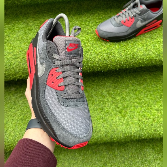 Nike Air Max 90 Smoke Grey Fire Red Men's Size 10.5 Brand New Authentic Shoes - Picture 2 of 7